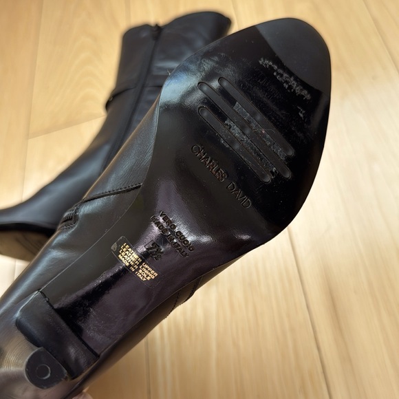 NWOB Charles David Leather Buckle Ankle Boots, Made in Italy, Size 7.5 - Picture 7 of 8